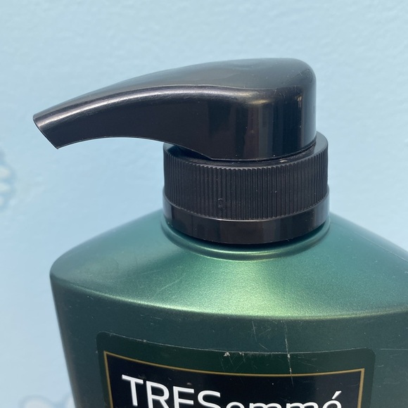 TRESemme Botanique Nourish & Replenish With Olive Oil & Camellia Oil Shampoo New - Picture 4 of 9